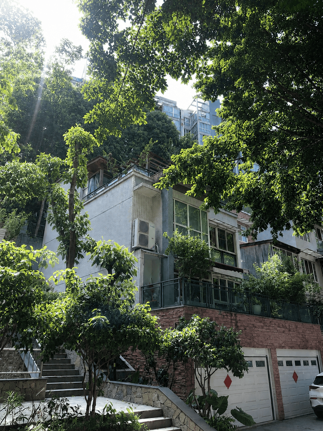临高岛居岁月从容升级：小小岛老别墅加装蒂升悦行款电梯